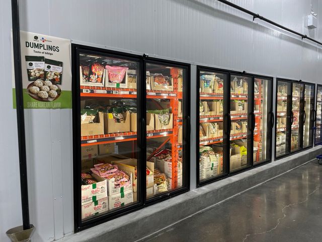 Bulk products on warehouse shelves